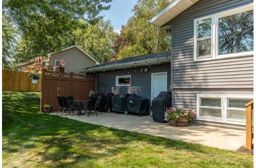 619 12th Avenue, New Glarus, WI 53574