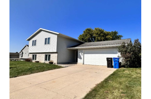 202 Jennifer Lane, Fall River, WI 53932