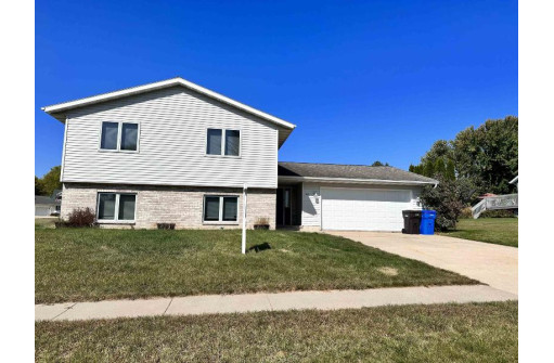 202 Jennifer Lane, Fall River, WI 53932