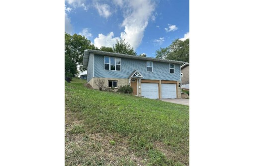 819 E Edgewater Street, Portage, WI 53901