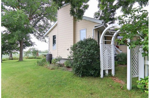 107 W St Mary Street, Milton, WI 53563