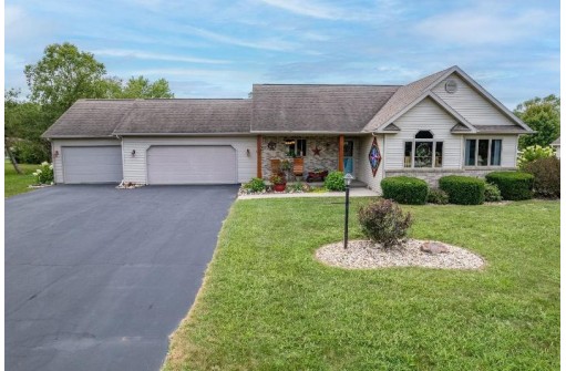 E11145 Wynsong Drive, Baraboo, WI 53913