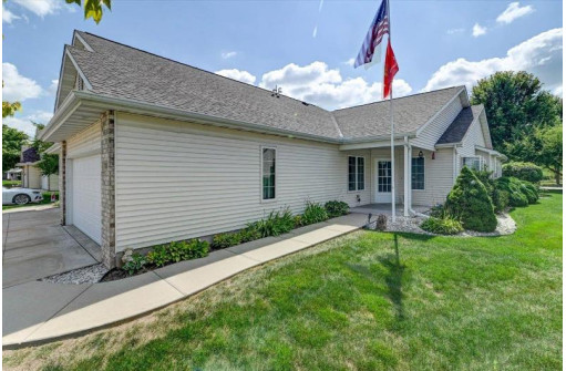 708 Creek Edge Drive, DeForest, WI 53532