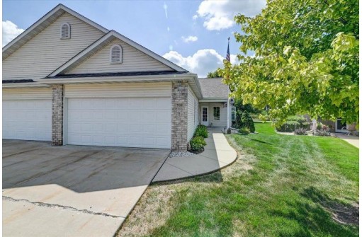 708 Creek Edge Drive, DeForest, WI 53532