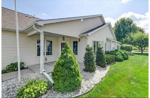 708 Creek Edge Drive, DeForest, WI 53532