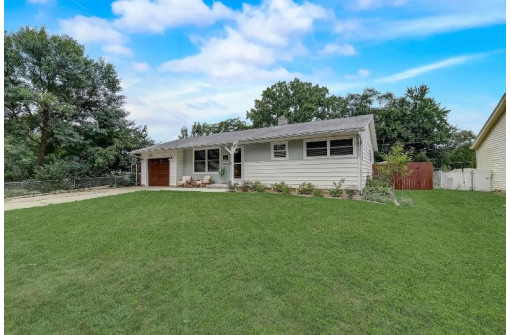 1322 Acewood Boulevard, Madison, WI 53716-1216