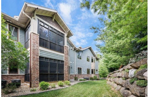 10 Glen Brook Way 103, Fitchburg, WI 53711