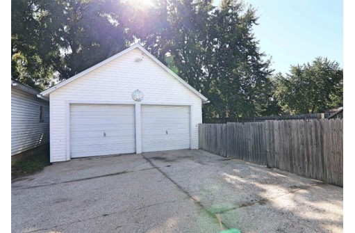 416 S Jackson Street, Janesville, WI 53548