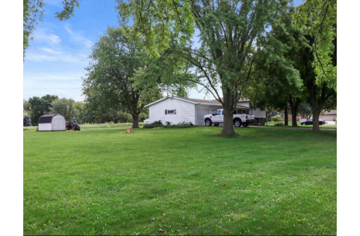 W7148 County Road V, Lake Mills, WI 53551