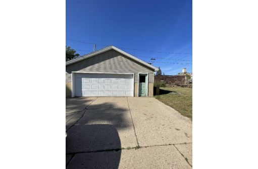 729 W Pleasant Street, Portage, WI 53901