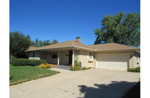 1141 Home Park Avenue, Janesville, WI 53545