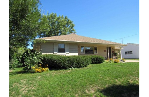 1141 Home Park Avenue, Janesville, WI 53545