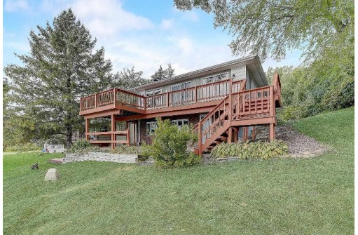 N2148 Blackhawk Drive, Lodi, WI 53555