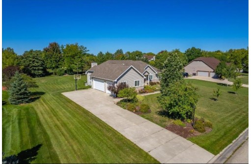 214 Hunters Glen Lane, Johnson Creek, WI 53038