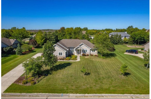 214 Hunters Glen Lane, Johnson Creek, WI 53038