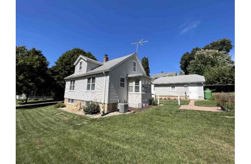 213 N Washington Street, Mount Horeb, WI 53572