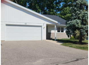 1720 Elizabeth Street 12 Baraboo, WI 53913