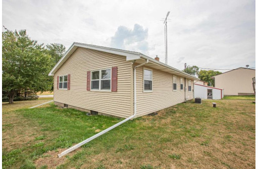 2273 Highway 80, Cuba City, WI 53807