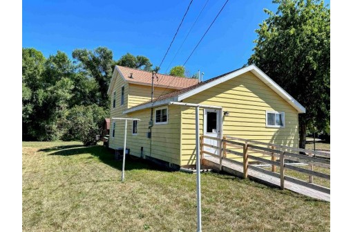 113 E Fowler Street, Prairie Du Chien, WI 53821