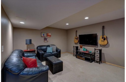 1118 Gas Light Drive, Sun Prairie, WI 53590