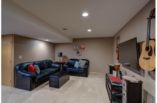 1118 Gas Light Drive, Sun Prairie, WI 53590