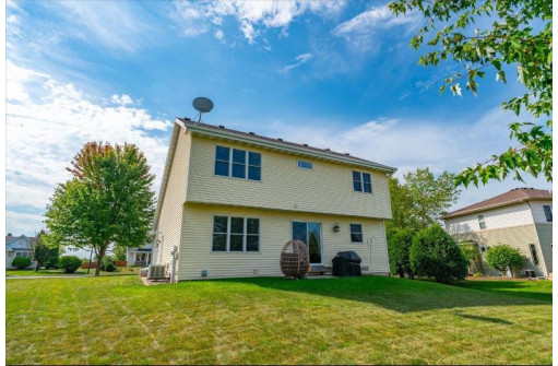 1118 Gas Light Drive, Sun Prairie, WI 53590