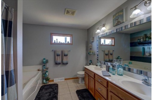 1118 Gas Light Drive, Sun Prairie, WI 53590