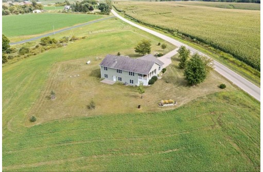 3830 Platte Road, Platteville, WI 53818