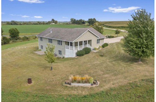 3830 Platte Road, Platteville, WI 53818