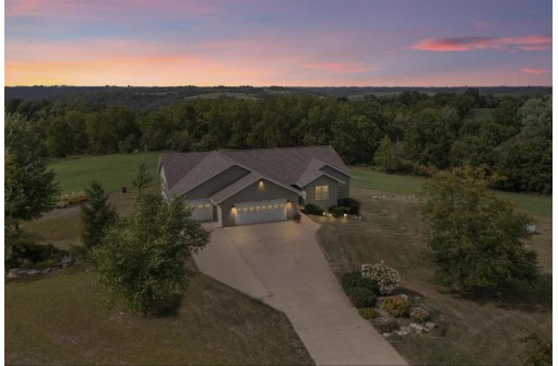 3830 Platte Road, Platteville, WI 53818