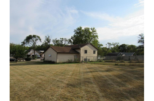 325 W Rice Drive, Beloit, WI 53511