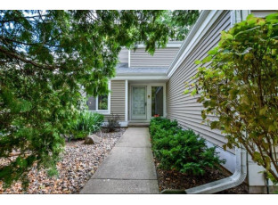 94 Oak Creek Trail Madison, WI 53717