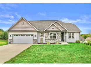 313 Kensington Circle Johnson Creek, WI 53038