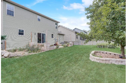 8816 Hollybush Lane, Verona, WI 53593