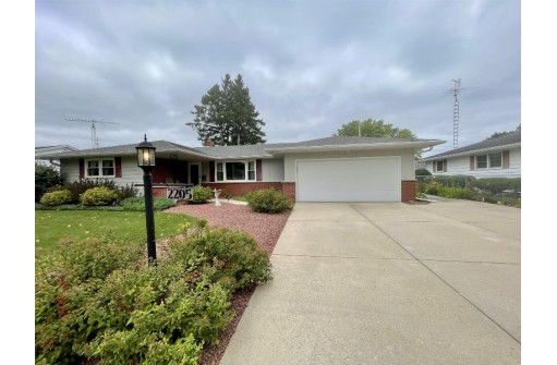 2205 Eastwood Avenue, Janesville, WI 53545