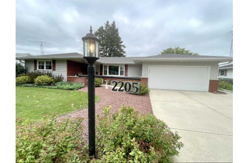 2205 Eastwood Avenue, Janesville, WI 53545