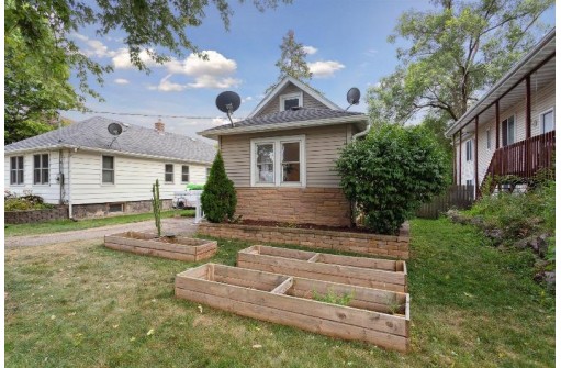 2107 Schlimgen Avenue, Madison, WI 53704