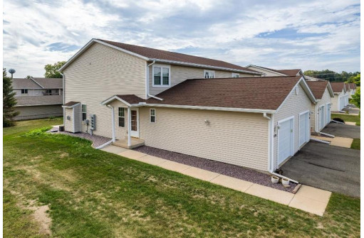 1330 Silver Drive, Baraboo, WI 53913