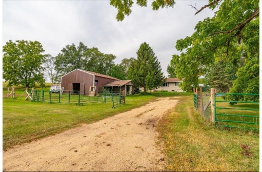 W1054 Highway 92, Brooklyn, WI 53521