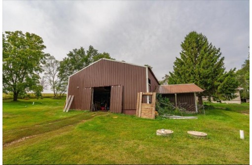 W1054 Highway 92, Brooklyn, WI 53521