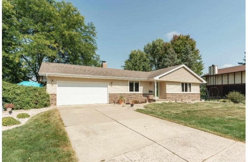 520 Dennis Drive, DeForest, WI 53532