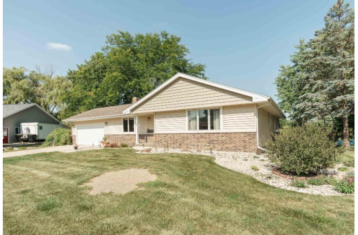 520 Dennis Drive, DeForest, WI 53532