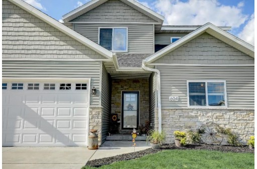 604 Wheatland Drive, Cambridge, WI 53523