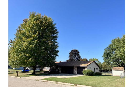 2116 Hermitage Lane, Janesville, WI 53546