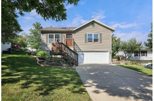 344 Shenandoah Way, Mount Horeb, WI 53572