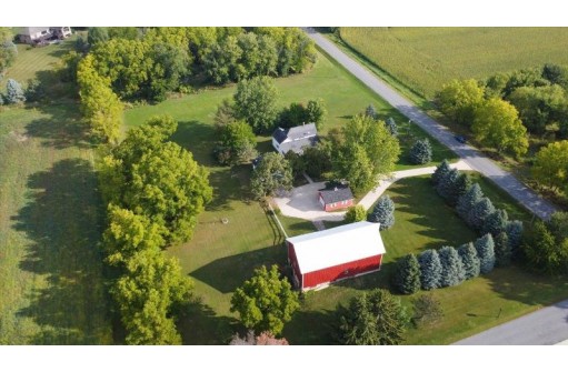 1809 Lake Kegonsa Road, Stoughton, WI 53589