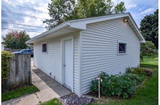 1026 6th Street, Baraboo, WI 53913