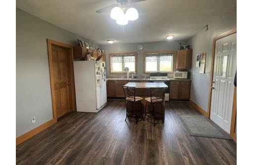 E3027 Karstetter Road, La Valle, WI 53941