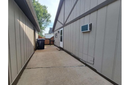 302 N Palm Street, Janesville, WI 53548