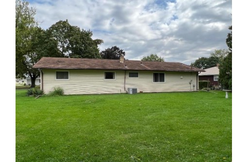 1237 N Lexington Drive, Janesville, WI 53545